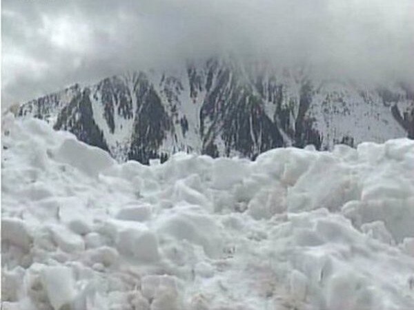 J&K avalanche: Rs 4 lakh ex gratia announced for kin of deceased J&K avalanche: Rs 4 lakh ex gratia announced for kin of deceased