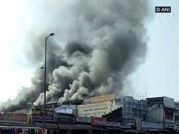 MP: Fire breaks out in Bairagarh shopping complex MP: Fire breaks out in Bairagarh shopping complex