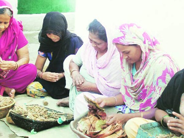 Beedi Making - Livelihood at the cost of one's health Beedi Making - Livelihood at the cost of one's health