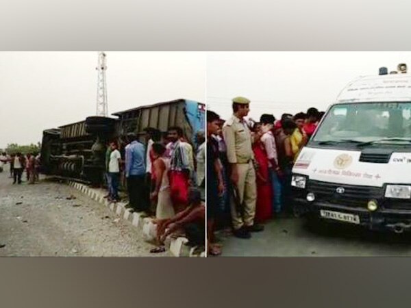 17 killed after bus hits divider, overturns in UP 17 killed after bus hits divider, overturns in UP