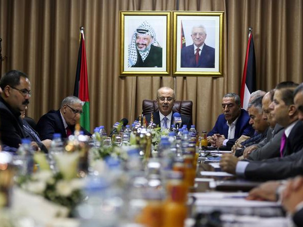 Palestine cabinet pledges to end split with Hamas Palestine cabinet pledges to end split with Hamas