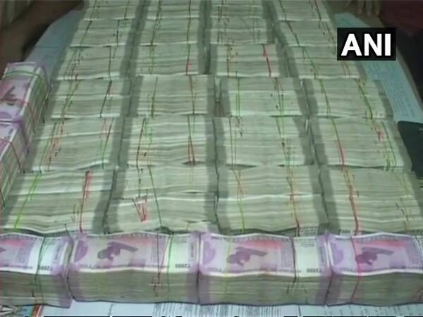 2 crore seized at Mughalsarai railway station