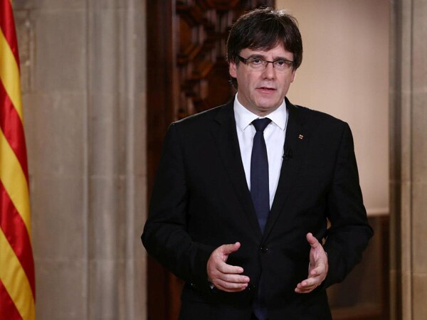 Catalan ex-president, 4 former ministers surrender before police Catalan ex-president, 4 former ministers surrender before police