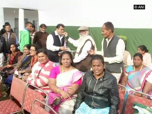 Celebration outside Congress HQ ahead of Rahul's coronation Celebration outside Congress HQ ahead of Rahul's coronation