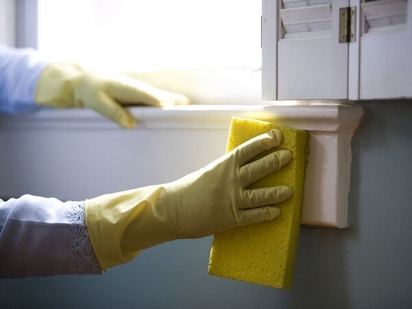 Women beware! Cleaning chemicals can damage your lungs Women beware! Cleaning chemicals can damage your lungs