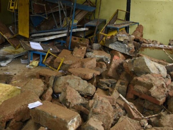 Three-storey building collapses in Andhra Pradesh Three-storey building collapses in Andhra Pradesh