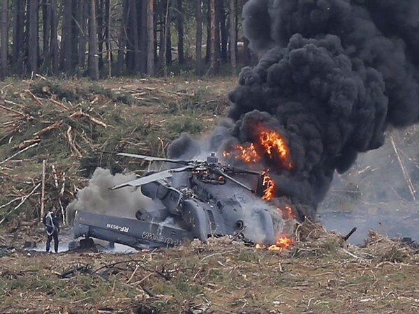 Helicopter crash kills 2 in Russia Helicopter crash kills 2 in Russia