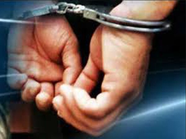 Four arrested for looting cigarettes worth Rs. 4 crore Four arrested for looting cigarettes worth Rs. 4 crore