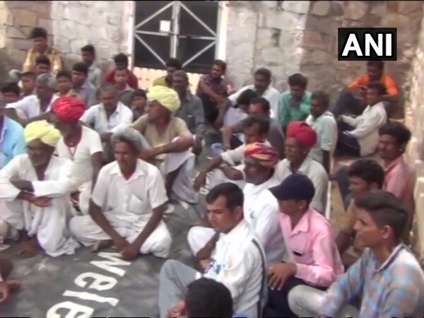 70 Dalit families debarred from village by dominant caste 70 Dalit families debarred from village by dominant caste