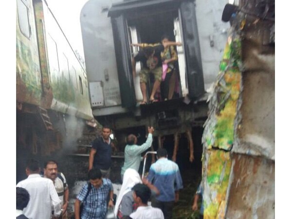 Maharashtra: Five coaches, engine of Nagpur-Mumbai Duronto Express derail Maharashtra: Five coaches, engine of Nagpur-Mumbai Duronto Express derail