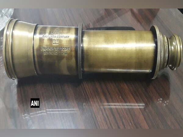 Customs officers seize 200-yr-old telescope Customs officers seize 200-yr-old telescope