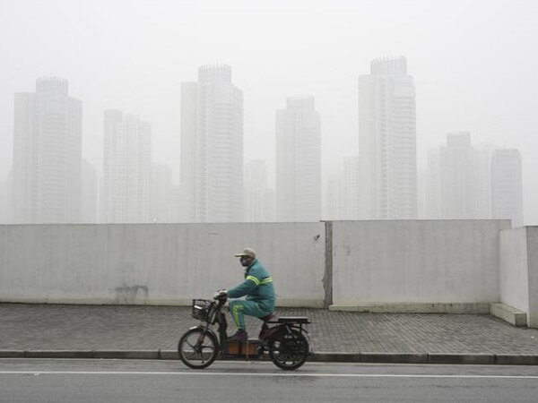 Delhi gets its first e-bike taxi 'Pillion' amidst hazardous levels of smog Delhi gets its first e-bike taxi 'Pillion' amidst hazardous levels of smog