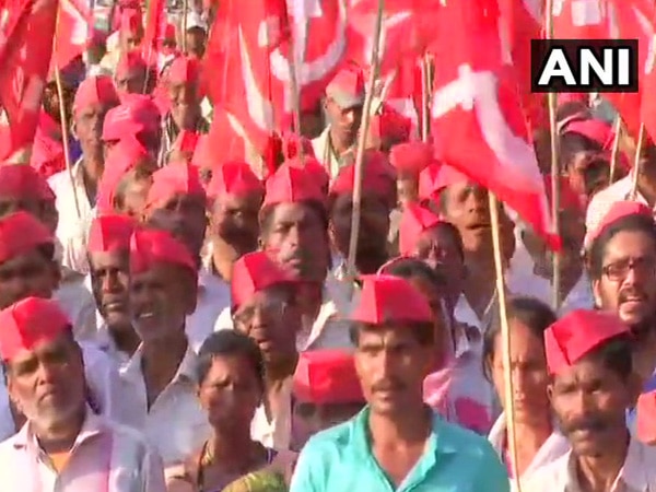 Kisan Long March: Six-member committee formed to look into demands Kisan Long March: Six-member committee formed to look into demands