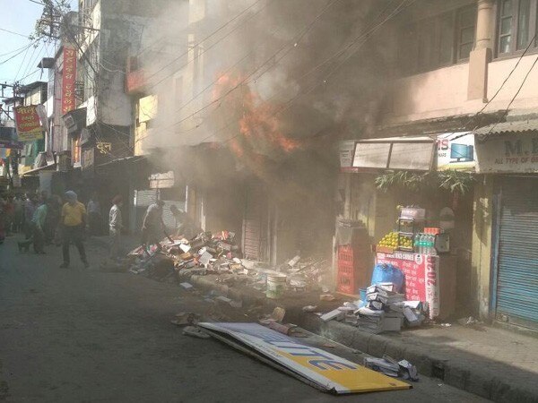 Fire breaks out in shoe store in Dehradun Fire breaks out in shoe store in Dehradun