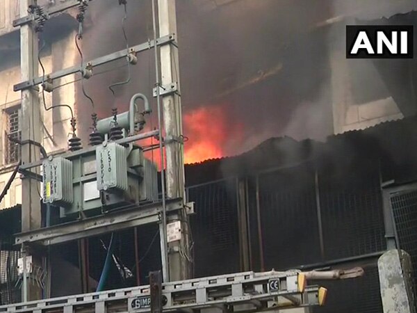 4 injured in Delhi's plastic factory fire 4 injured in Delhi's plastic factory fire