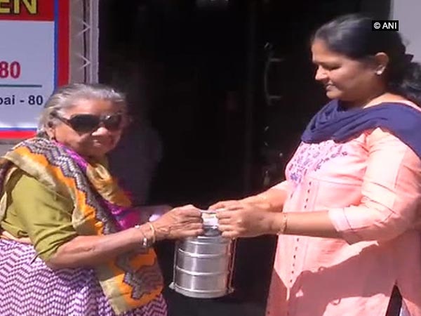Mumbai couple provides free meals to abandoned senior citizens in son's memory Mumbai couple provides free meals to abandoned senior citizens in son's memory