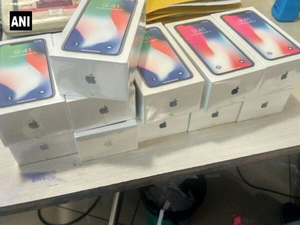 Mumbai airport officials seize 11 sets of iPhone X Mumbai airport officials seize 11 sets of iPhone X