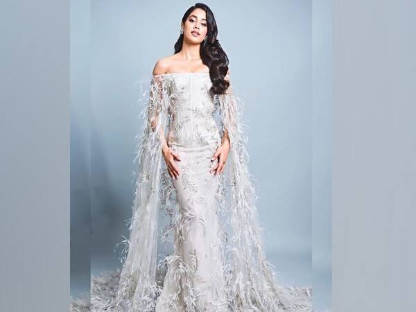 Janhvi dazzles at Vogue Beauty Awards Janhvi dazzles at Vogue Beauty Awards