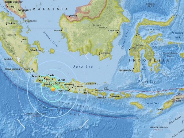 6.5 magnitude earthquake strikes Indonesian island  6.5 magnitude earthquake strikes Indonesian island