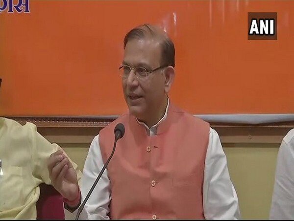 Jayant Sinha clarifies his stand on welcoming lynching accused Jayant Sinha clarifies his stand on welcoming lynching accused