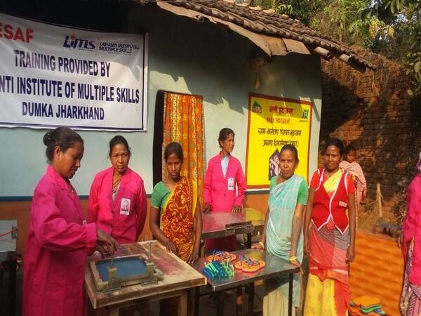 Efforts towards increasing income of poor in Jharkhand Efforts towards increasing income of poor in Jharkhand Efforts towards increasing income of poor in Jharkhand