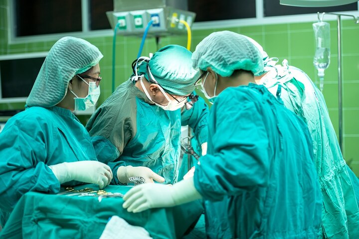 Over three kilogram ovarian tumor removed from woman's body Over three kilogram ovarian tumor removed from woman's body