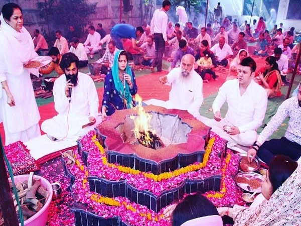 Yogeshwar Devidayal Mahadev's 98th birthday marked with 108 Kund Yog Mahayagya Yogeshwar Devidayal Mahadev's 98th birthday marked with 108 Kund Yog Mahayagya