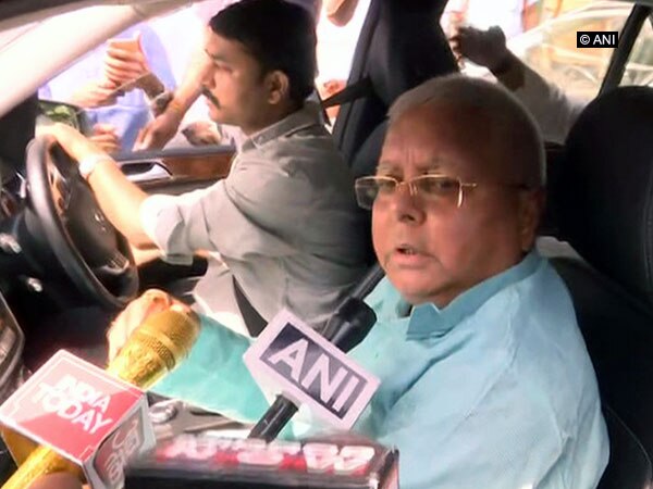 Shifting from AIIMS is a 'conspiracy': Lalu after discharge Shifting from AIIMS is a 'conspiracy': Lalu after discharge