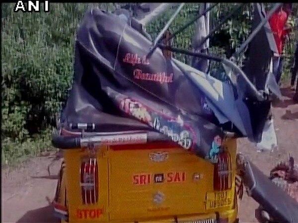 Six killed, four injured as auto hits lorry in Telangana Six killed, four injured as auto hits lorry in Telangana