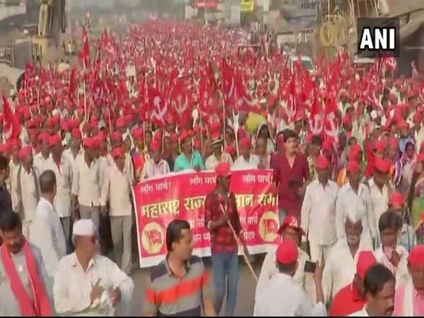 Maharashtra: Farmers marching toward Mumbai Maharashtra: Farmers marching toward Mumbai