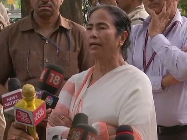 Mamata tears into BJP, refutes making 'civil war' remark Mamata tears into BJP, refutes making 'civil war' remark