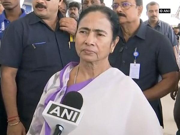 Karunanidhi's burial row: Called PM in support of DMK chief, says Mamata Karunanidhi's burial row: Called PM in support of DMK chief, says Mamata