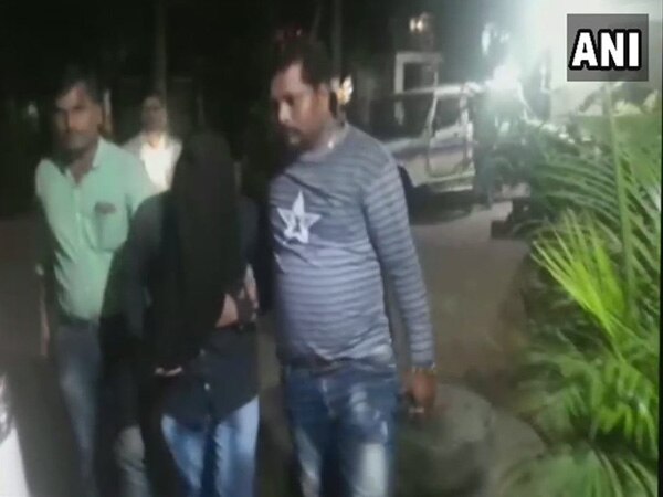 Police arrest accused in Mumbai molestation case Police arrest accused in Mumbai molestation case
