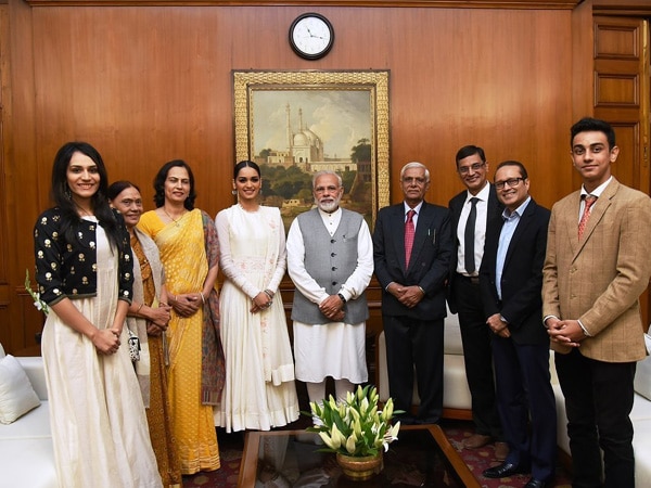 Miss World Manushi Chillar meets PM Modi Miss World Manushi Chillar meets PM Modi