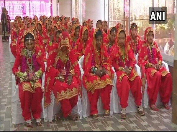 Gujarat: Muslim couples tie knot in mass wedding Gujarat: Muslim couples tie knot in mass wedding