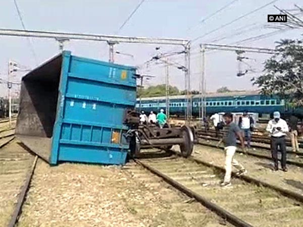 Goods train derails in Mathura, Delhi-Agra route disrupted Goods train derails in Mathura, Delhi-Agra route disrupted