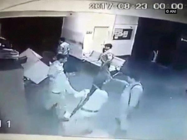 Caught on camera: Toll plaza staff allege Mathura cops of turning into robbers Caught on camera: Toll plaza staff allege Mathura cops of turning into robbers