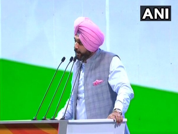 Plenary session: Rahul Gandhi to wave flag from Red Fort next year, says Sidhu Plenary session: Rahul Gandhi to wave flag from Red Fort next year, says Sidhu