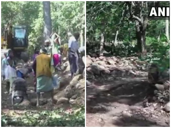 Police, villagers come together to construct road in Chhattisgarh's Naxal-affected areas Police, villagers come together to construct road in Chhattisgarh's Naxal-affected areas