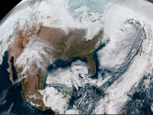 550 flights cancelled in New Jersey due to nor'easter