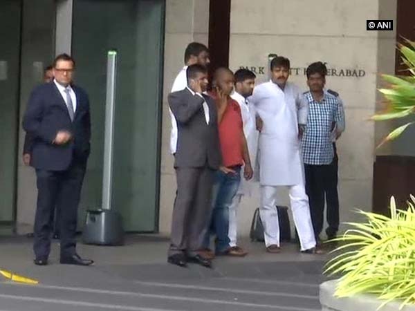 Cong, JD(S) MLAs being shifted to Hyderabad hotel from K'taka Cong, JD(S) MLAs being shifted to Hyderabad hotel from K'taka