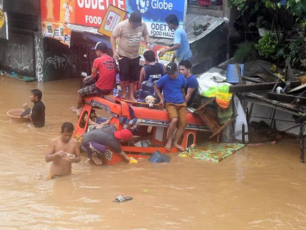 90 killed in Philippines landslides 90 killed in Philippines landslides