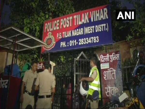 Delhi: Minor girl commits suicide inside police station Delhi: Minor girl commits suicide inside police station