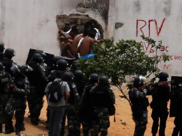 9 killed, 14 injured in Brazil prison riot 9 killed, 14 injured in Brazil prison riot