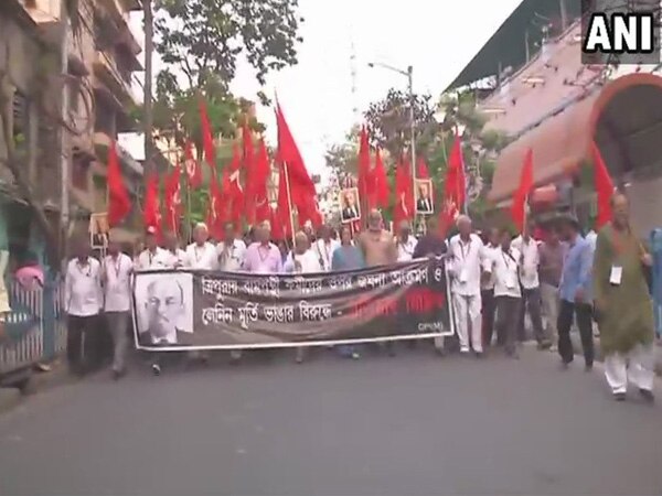 Kolkata: CPI(M) protests against Lenin statue demolition Kolkata: CPI(M) protests against Lenin statue demolition