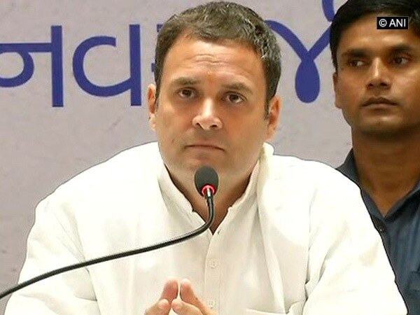 PM Modi's statement against Mammohan Singh unacceptable: Rahul PM Modi's statement against Mammohan Singh unacceptable: Rahul