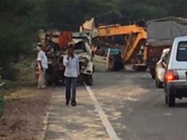 Rajasthan: Four killed, five injured as truck, jeep collide Rajasthan: Four killed, five injured as truck, jeep collide