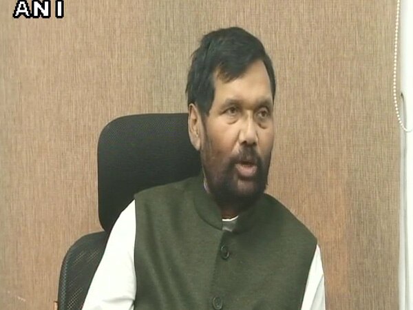 Paswan expresses helplessness in controlling rising onion price Paswan expresses helplessness in controlling rising onion price