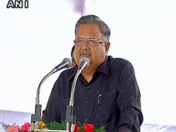 Raman Singh encourages youth to convert ideas into commercial products Raman Singh encourages youth to convert ideas into commercial products