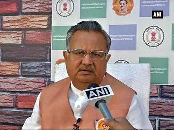 Chhattisgarh CM Raman Singh plans to give free mobile phones to 55.60 lakh people Chhattisgarh CM Raman Singh plans to give free mobile phones to 55.60 lakh people